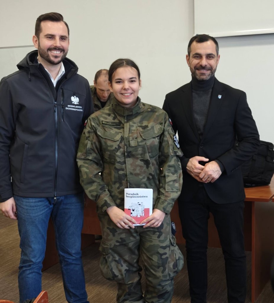 Starosta Policki pozuje do zdjęcia