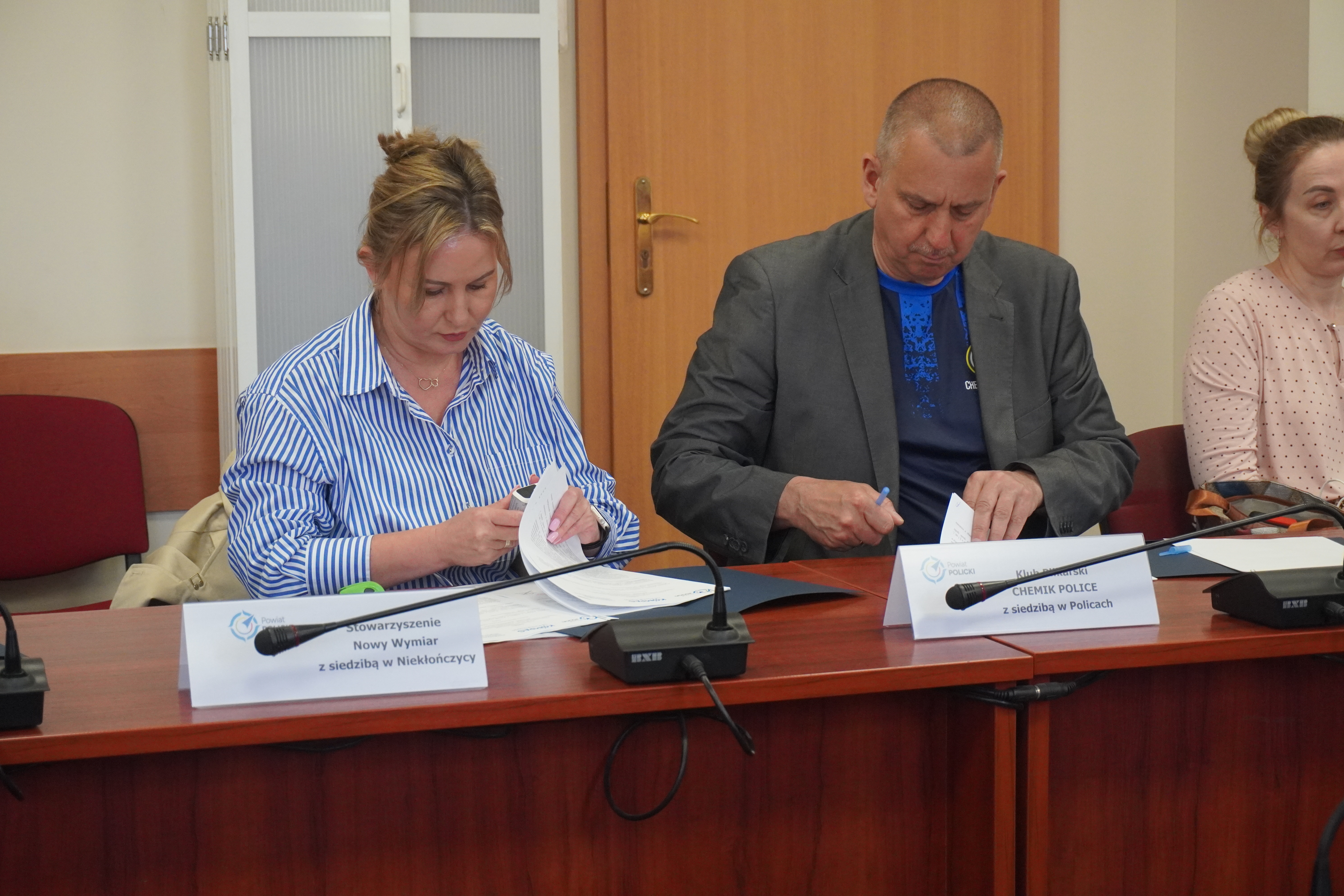 Podpisanie umów Kompas na Powiat Policki