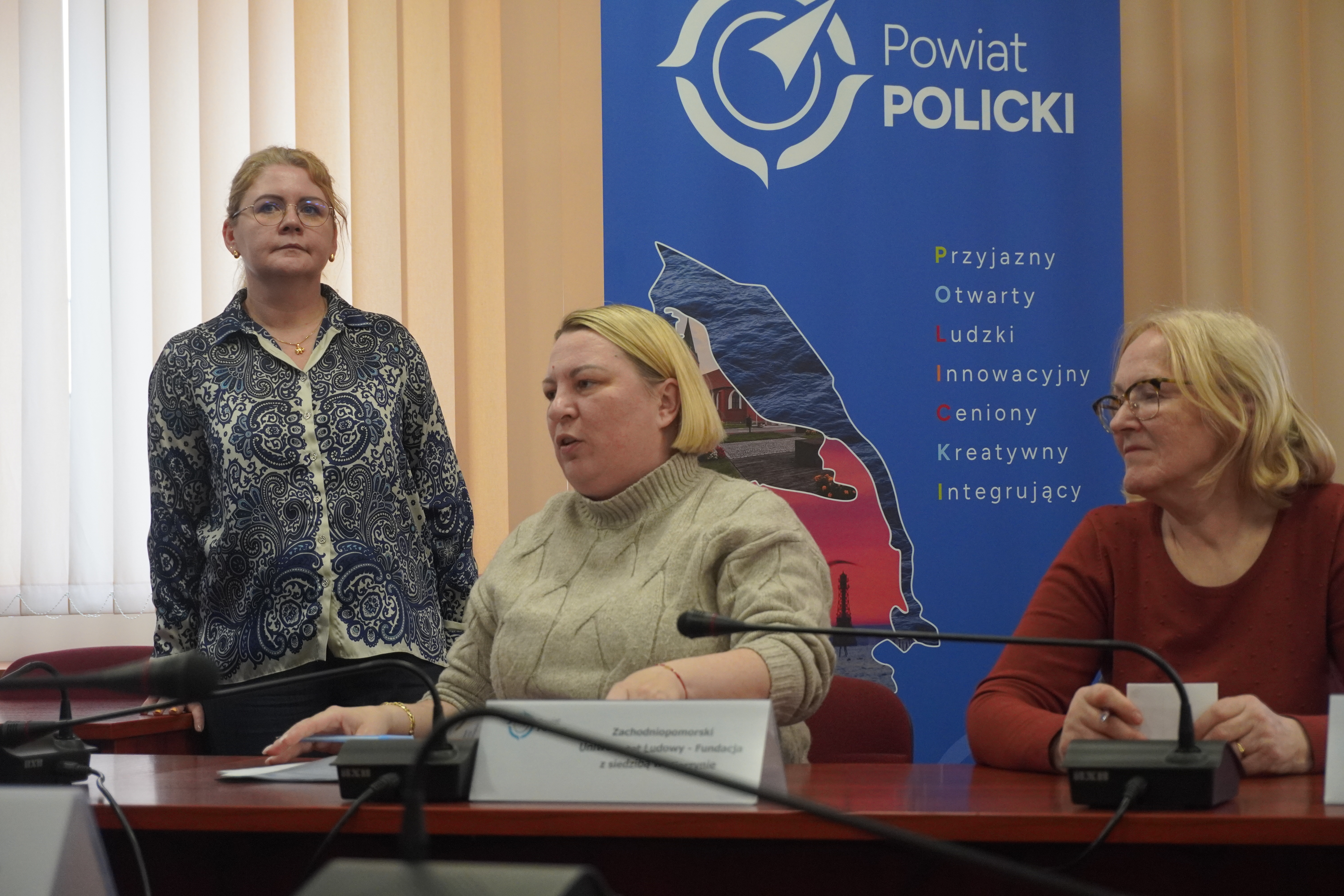 Podpisanie umów Kompas na Powiat Policki