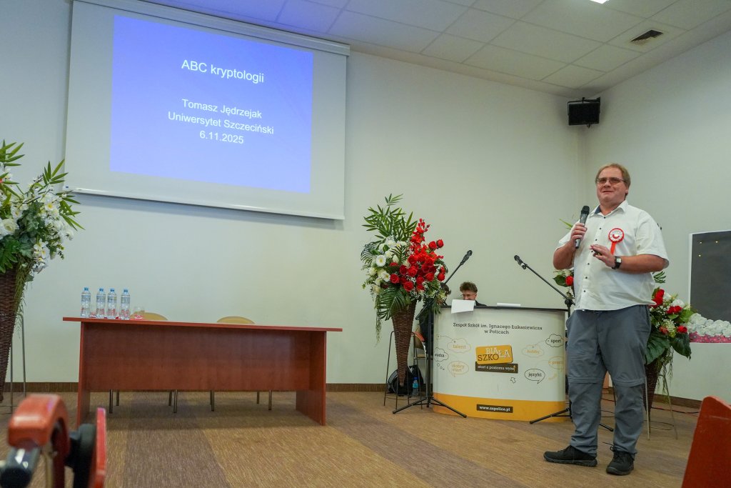 Poranek patriotyczny w Zespole Szkół im. Ignacego Łukasiewicza