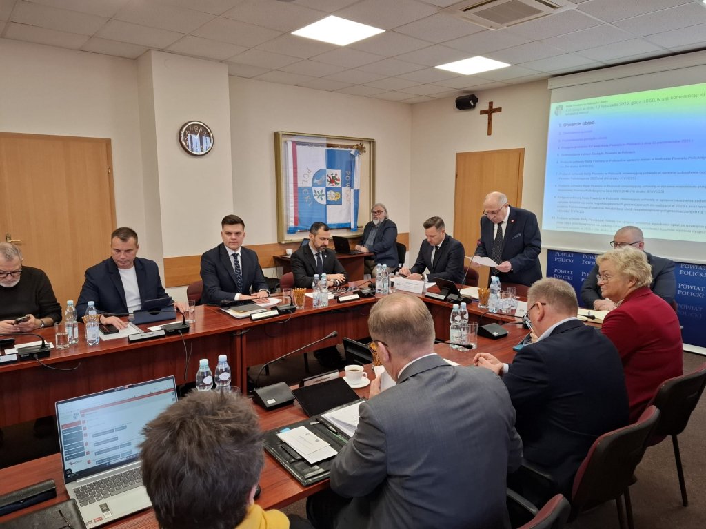 XVI sesja Rady Powiatu w Policach