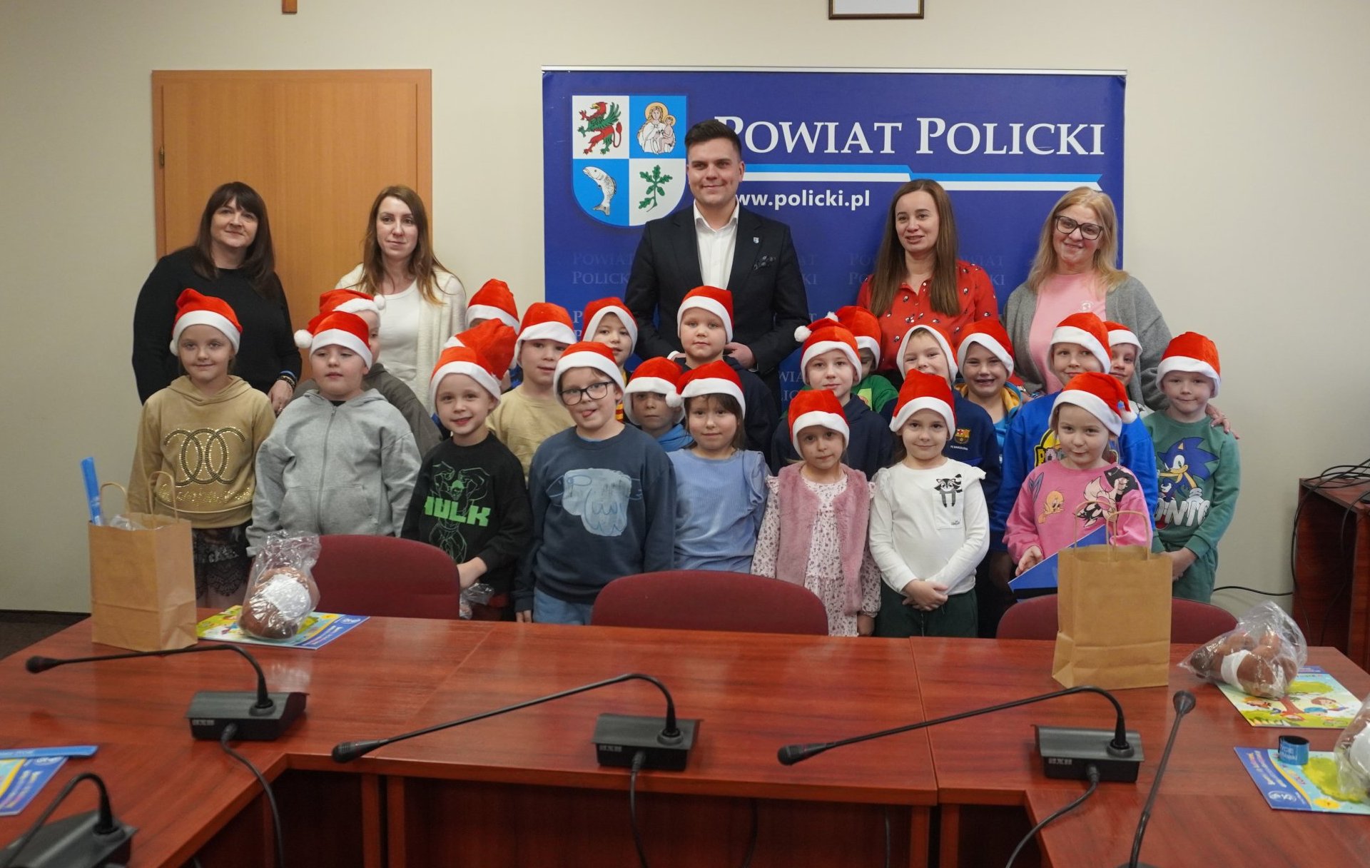 Zdjęcie grupowe z wydarzenia