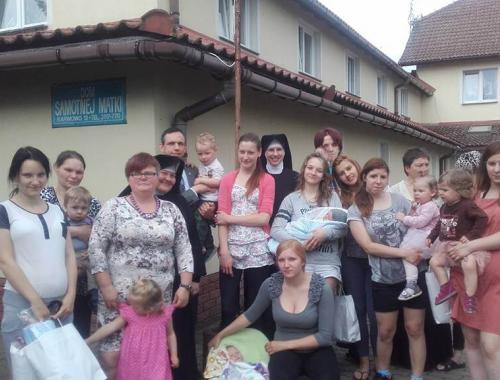 Z wizytą w Domu dla Matek w Karwowie