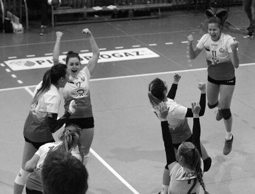 Drużyna SMS Police wygrywa czwarty mecz sezonu