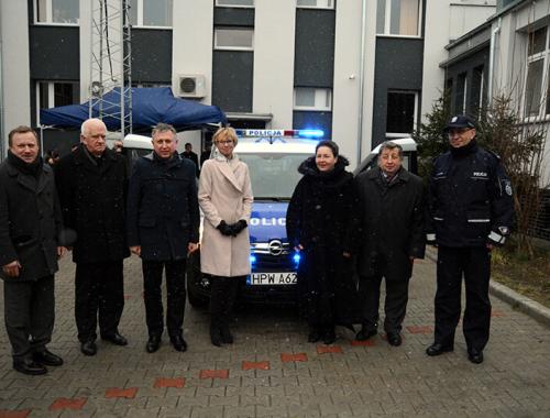 Nowy radiowóz w polickiej policji
