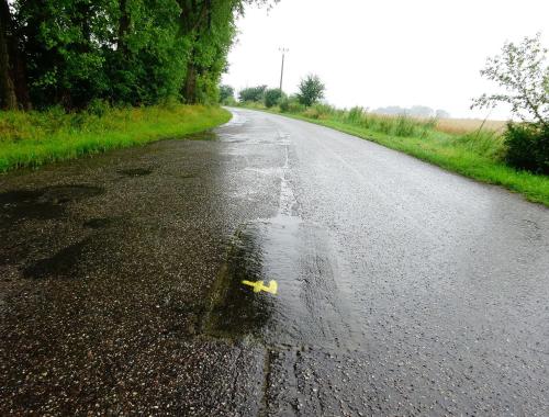Trwają remonty cząstkowe dróg Powiatu Polickiego