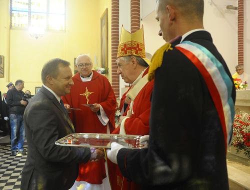 Wprowadzenie relikwii św. Floriana do kościoła p.w. Apostołów Piotra i Pawła w Policach-Jasienicy