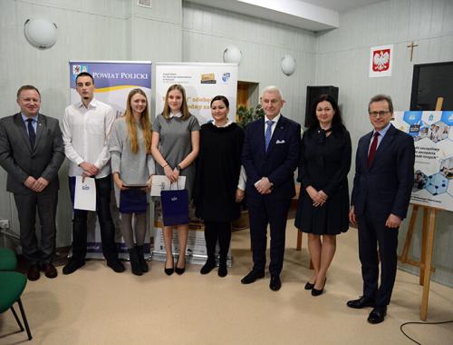 Stypendia od Grupy Azoty Police dla najlepszych uczniów polickiej "Białej"