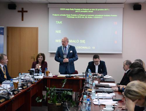Budżet Powiatu Polickiego na 2018 rok jednogłośnie uchwalony