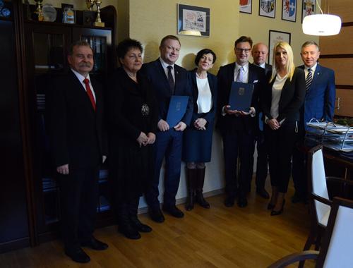 Powiat Policki wsparł zakup tomografu komputerowego