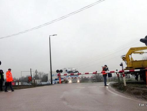 Rogatki na przejazdach kolejowych w Warzymicach