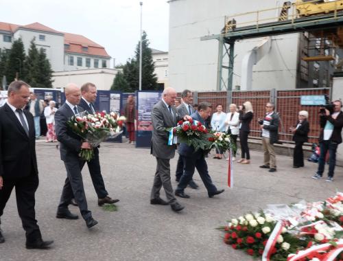 Oddali hołd ofiarom strajków