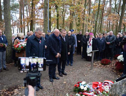 Odsłonięcie głazu pamięci poświęconego kard. Stefanowi Wyszyńskiemu