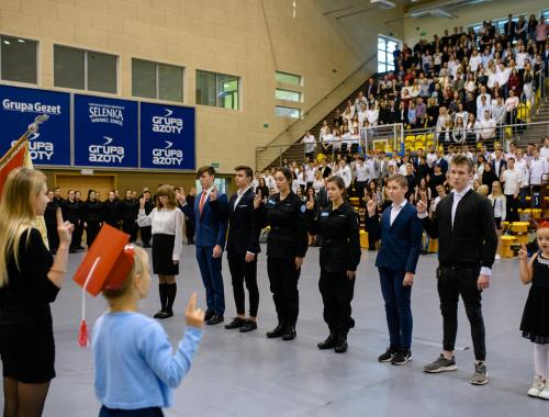 Uroczyste ślubowanie uczniów klas pierwszych połączone ze świętowaniem 100 rocznicy odzyskania przez Polskę niepodległości