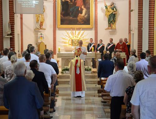 Wprowadzenie relikwii błogosławionego ks. Jerzego Popiełuszki