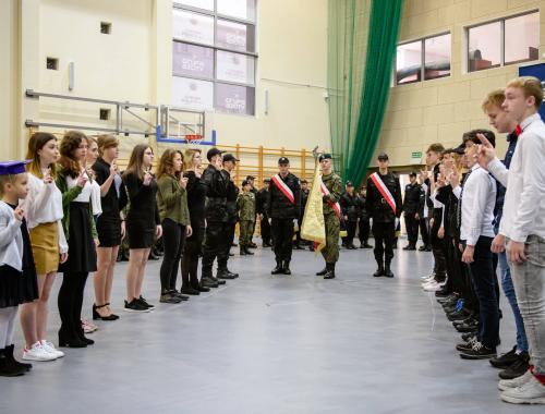 Ślubowanie uczniów klas pierwszych połączone z 101. rocznicą odzyskania przez Polskę niepodległości