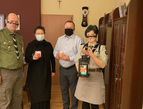 Betlejemskie Światło Pokoju dotarło do Starostwa Powiatowego w Policach