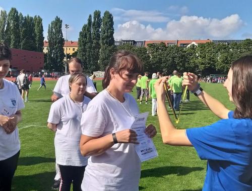 Uczestnicy Warsztatów Terapii Zajęciowej w Policach wzięli udział w olimpiadzie sportowej