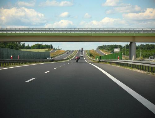 Jedziesz na urlop autostradą A2 lub A4? Pamiętaj o e-TOLL