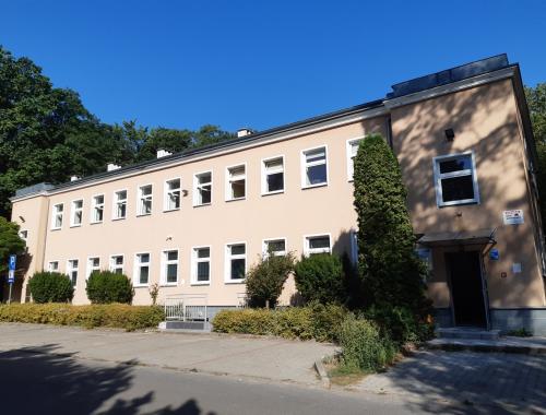 Przebudowa wraz ze zmianą sposobu użytkowania budynku o funkcji biurowej na budynek internatu przy ul. Kresowej 32-34 w Policach w ramach działalności Specjalnego Ośrodka Szkolno-Wychowawczego nr 1 dla Dzieci Niepełnosprawnych Ruchowo im. Marii Grzegorzewskiej w Policach