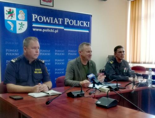 Kolejne posiedzenie Powiatowego Zespołu Zarządzania Kryzysowego w Policach dotyczące bieżącej sytuacji na rzece Odra