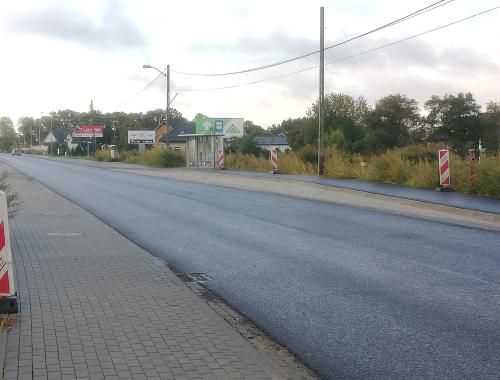 Uruchomiono trzy przystanki autobusowe na remontowanym odcinku drogi Police - Szczecin w miejscowości Przęsocin