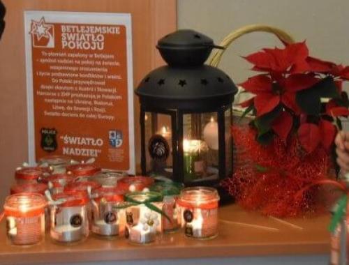 Betlejemskie Światło Pokoju 23 grudnia w Starostwie Powiatowym w Policach