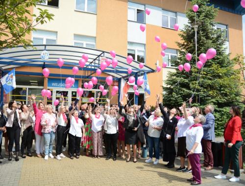 "Badamy nie tylko Mamy" - akcja edukacyjna dla wszystkich kobiet dotycząca profilaktyki raka piersi