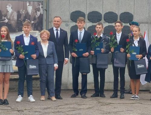 Michalina Tomczak - uczennica Zespołu Szkół im. I. Łukasiewicza w Policach ze stypendium im. Longina Komołowskiego