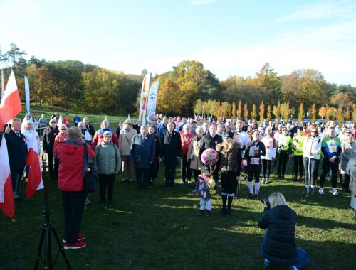 Wspólne odśpiewanie hymnu Polski rozpoczęło Powiatowe obchody Dnia Niepodległości