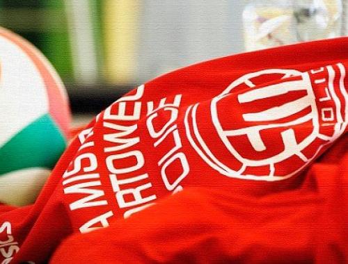 UKS SMS Police z brązową odznaką przyznaną przez Polski Związek Piłki Siatkowej