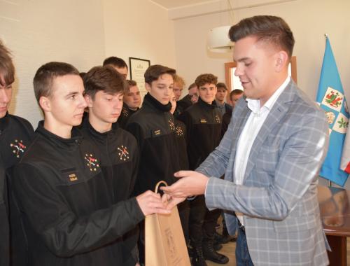 Pomagali w działaniach przeciwpowodziowych-piękna postawa uczniów powiatowych placówek