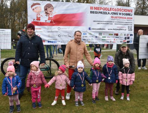 Biegi przełajowe w Dobrej na sportowo i patriotycznie!