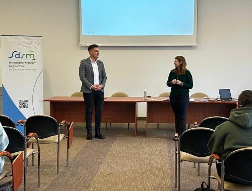 Kształtowanie postaw obywatelskich w Zespole Szkół im. Ignacego Łukasiewicza w Policach