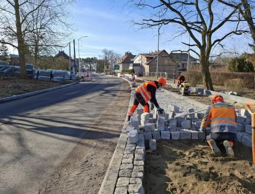 Trwają prace brukarskie na ul. Cisowej i Nadbrzeżnej w Policach