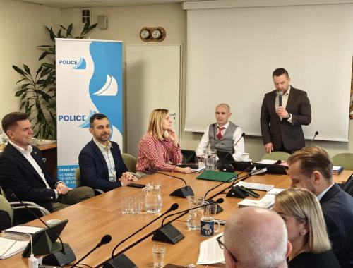 Sesja  Rady Miejskiej w Policach z udziałem przedstawicieli Powiatu Polickiego