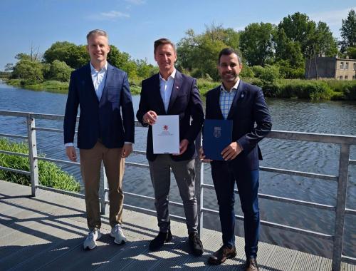 Dotacja w wysokości 100 tysięcy złotych  dla Powiatu Polickiego na Samorządowy Szlak Wodny