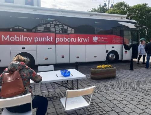 9 litrów krwi w Nowym Warpnie! Udany start akcji „Czerwona Krwinka 2025 – Po zdrowie z Powiatem Polickim”