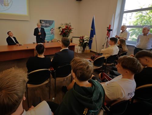 Wyjątkowa lekcja historii i współczesnej dyplomacji