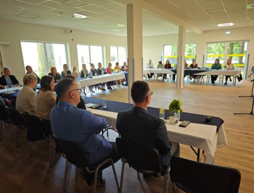 Powiat Policki rozmawia o edukacji. Cykl spotkań poświęconych przyszłości oświaty