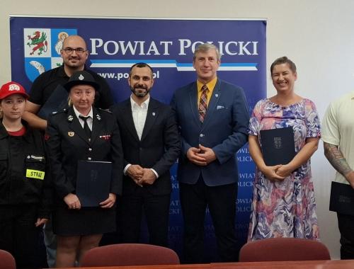 Powiat Policki wspiera lokalne inicjatywy – do zdobycia do 3 000 zł na działanie społeczne!