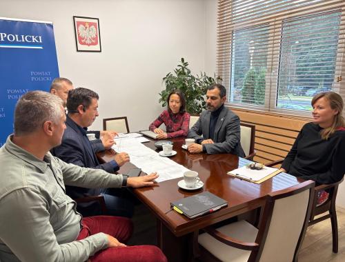 Współpraca samorządów w sprawie budowy ścieżki rowerowej w Mierzynie