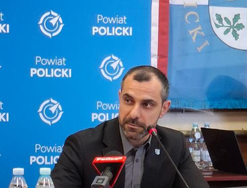 starosta policki na sesji
