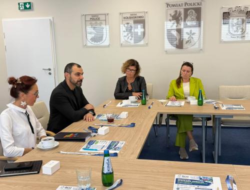 Spotkanie robocze klastrów branżowych w Branżowym Centrum Umiejętności w dziedzinie przemysłu chemicznego w Policach. 