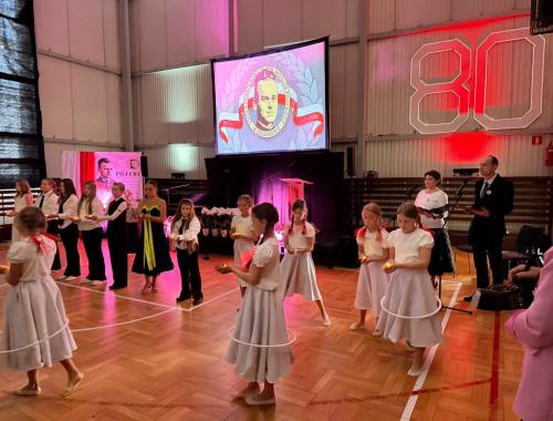 Jubileusz 80-lecia Szkoły Podstawowej im. Rotmistrza Witolda Pileckiego w Bedargowie